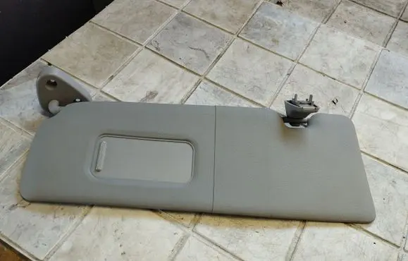 Sun visor