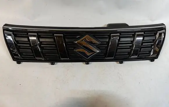 Suzuki Vitara (LY) Front bumper upper radiator grill 72121-86R0