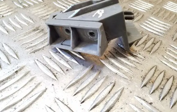Toyota RAV 4 (XA20) Front bumper mounting bracket