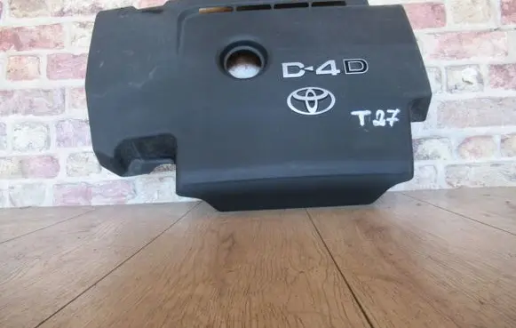 Toyota Avensis T270 Engine cover (trim)