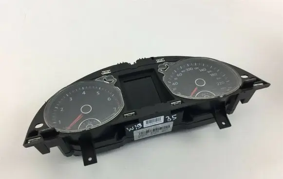 Volkswagen PASSAT B7 Speedometer (instrument cluster) 3AA920870Q W1935