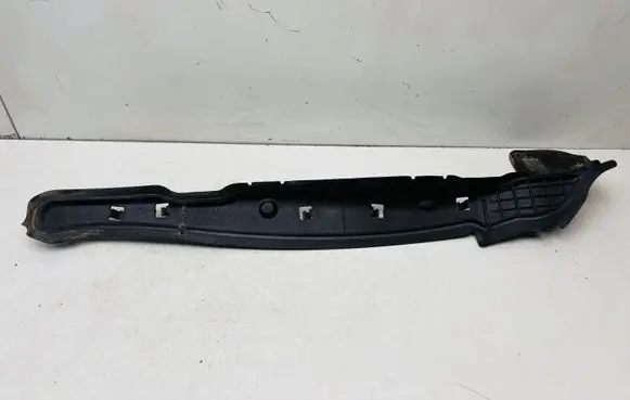 Skoda Superb B8 (3V) Fender end trim 3V0821112B