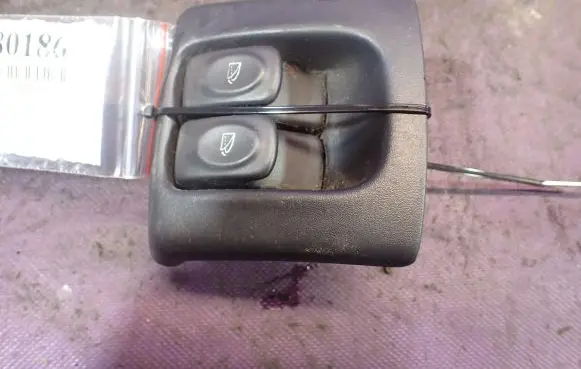 Renault Megane I Quarter vent window switch 429996B