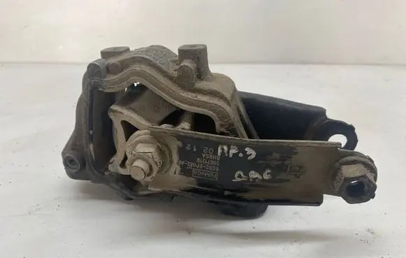 Land Rover Evoque I Engine mount bracket TR8070M18
