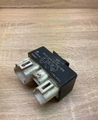Volvo 850 Coolant fan relay 1398845 899962000