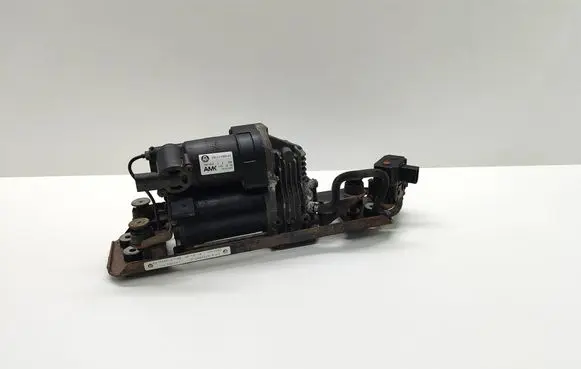 BMW 5 E60 E61 Air suspension compressor/pump 6785505 678550501 37106785505