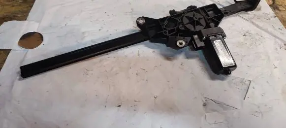 Mercedes-Benz E C207 W207 Seat belt adjustment motor A2078600282 306035299AD 072EE3T1LU