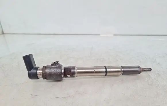 Volkswagen Golf VI Fuel injector 03L130277B