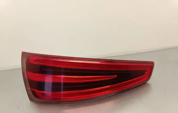 Audi Q3 8U Tailgate rear/tail lights AU31672 8U0945093A 21290101