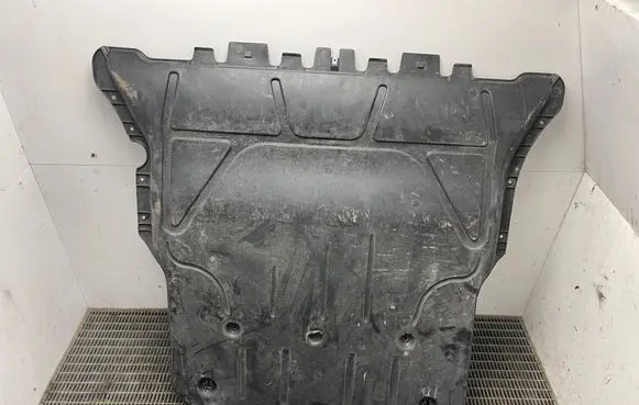 Audi A3 8Y Engine splash shield/under tray 5WA825236C 5WA825236D