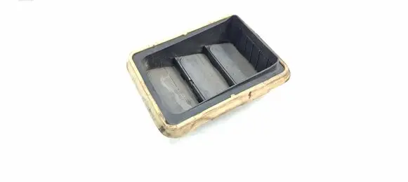 Citroen C4 II Picasso Quarter panel pressure vent 96384903 8139