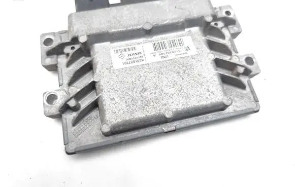 Renault Clio III Engine control unit/module 8201077701 8200700600 S120202120A
