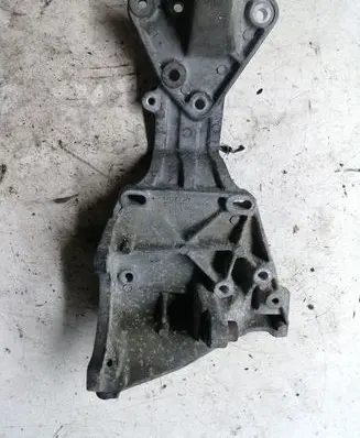 Volvo S80 Generator/alternator bracket 30731516