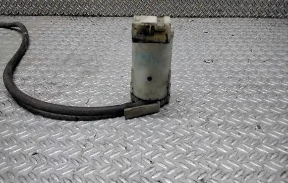 Nissan X-Trail T30 Windscreen/windshield washer pump 2224624A