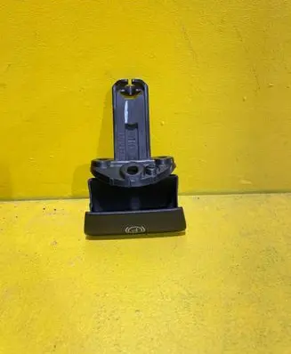 Volvo XC90 Hand brake release handle 8683963
