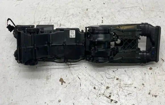 Audi Q7 4M Interior heater climate box assembly 4M0819351