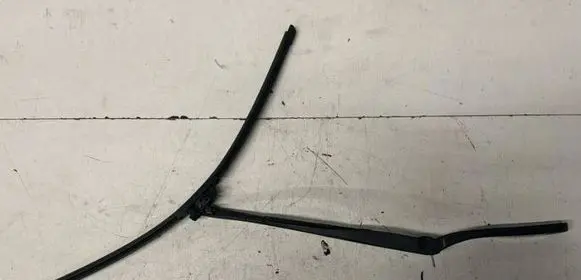 BMW 5 F10 F11 Windshield/front glass wiper blade 7182459