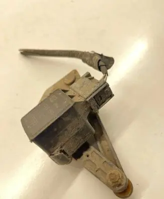 BMW 5 E60 E61 Front height sensor lever 1093697 14105