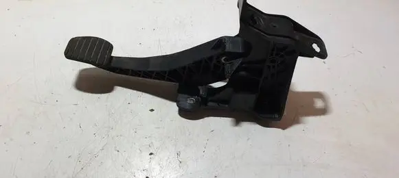 Dacia Sandero II Clutch pedal 465038135R 465033510R