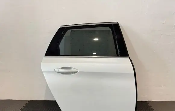 Peugeot 308 Rear door