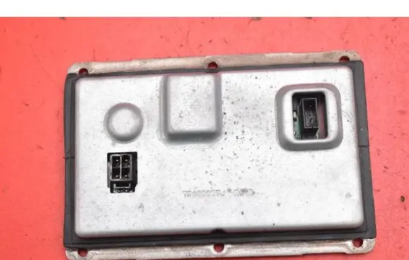 Volkswagen PASSAT B5.5 Voltage converter/converter module 89035113