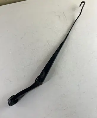 Nissan Primera Front wiper blade arm