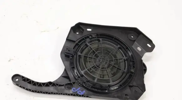 Opel Grandland X Front door speaker
