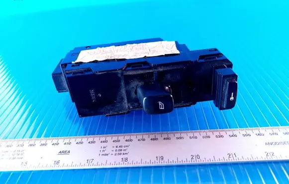 Volvo XC90 Electric window control switch 30658147 W40E
