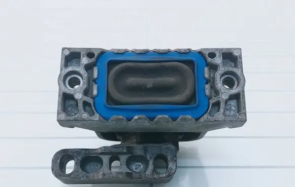 Volkswagen PASSAT B6 Engine mount bracket 3618372 1K0199262