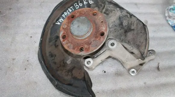 Volkswagen PASSAT B6 Rear wheel hub