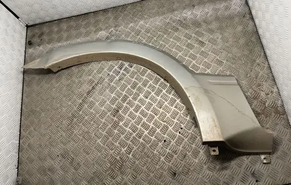 Mitsubishi Pajero Rear fender molding trim 