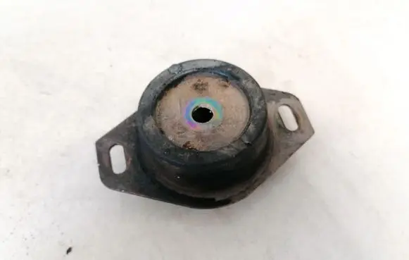 Citroen Berlingo Engine mount bracket