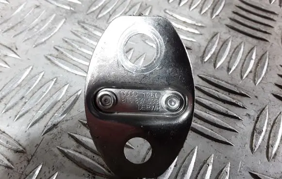 Audi Q5 SQ5 Front door lock loop/hook striker 8T0837033