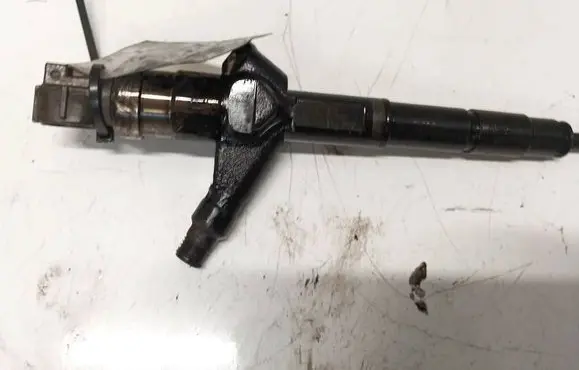 Nissan X-Trail T30 Fuel injector 166008H800