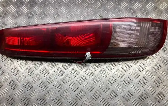 Nissan X-Trail T30 Rear/tail lights B46L