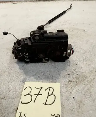 Volkswagen Golf IV Rear door lock 3B4839016A