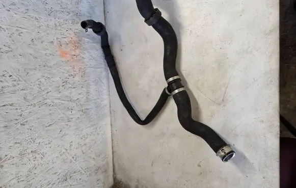 Mercedes-Benz ML W164 Engine coolant pipe/hose