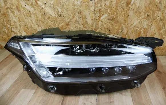 Volvo XC90 Headlight/headlamp 32420460