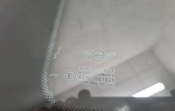 Mini One - Cooper R50 - 53 Rear side window M24100 AS2