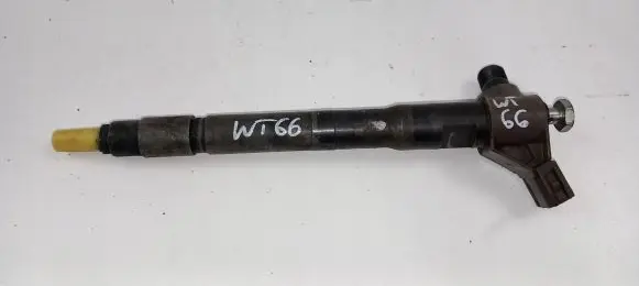 Mazda CX-5 Fuel injector