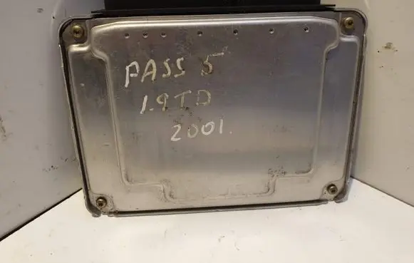 Volkswagen PASSAT B5 Engine control unit/module 038906019EB 0281010553