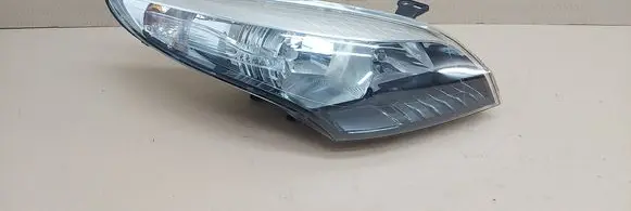Renault Megane III Headlight/headlamp 260101010R