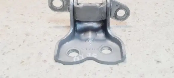 Toyota Aygo AB10 Front door lower hinge ES92 4108