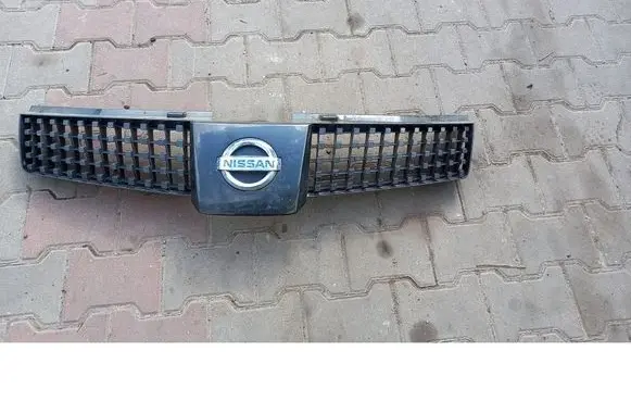 Nissan Quest Front grill 