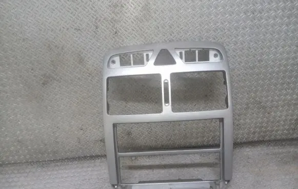 Peugeot 307 Radio/GPS head unit trim 9634505077