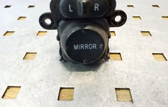 Honda FR-V Wing mirror switch SJDE010M1
