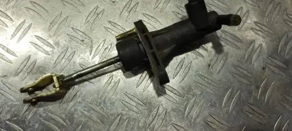 Hyundai Trajet Clutch master cylinder
