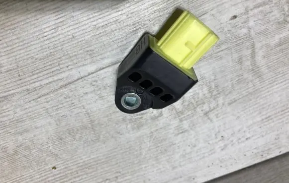 Toyota Yaris Airbag deployment crash/impact sensor 89831-02140 4257CFEZB