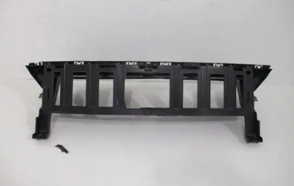 Peugeot 5008 II Front bumper mounting bracket 98106346XT