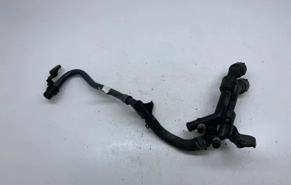 Audi A4 S4 B9 Engine coolant pipe/hose 8W0145930 04L122157AC 8W0145670B